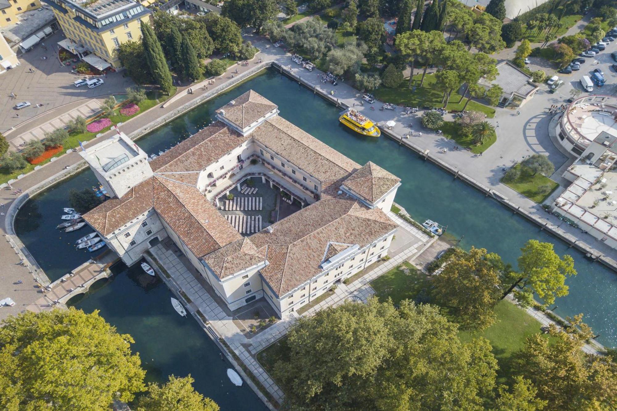 Appartamento Emma - Happy Rentals Riva del Garda Ngoại thất bức ảnh