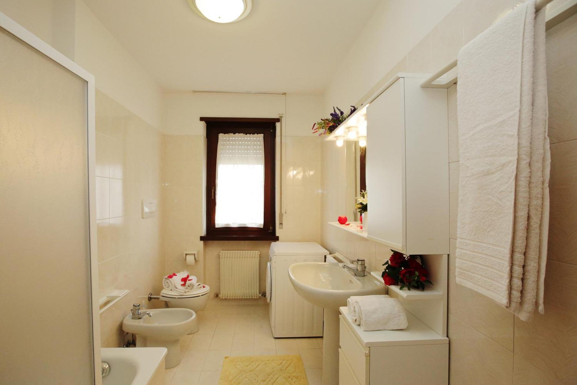 Appartamento Emma - Happy Rentals Riva del Garda Ngoại thất bức ảnh