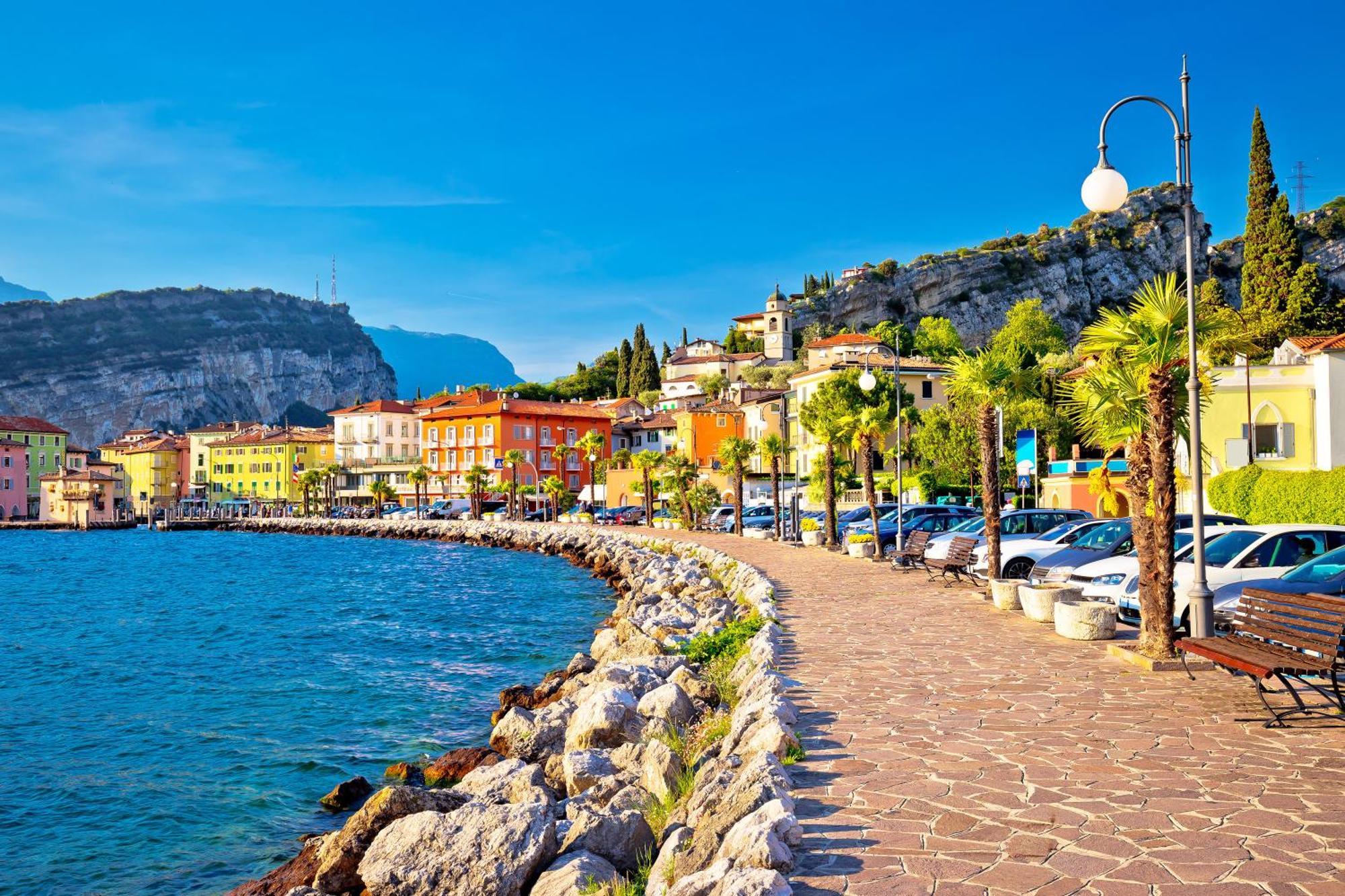 Appartamento Emma - Happy Rentals Riva del Garda Ngoại thất bức ảnh