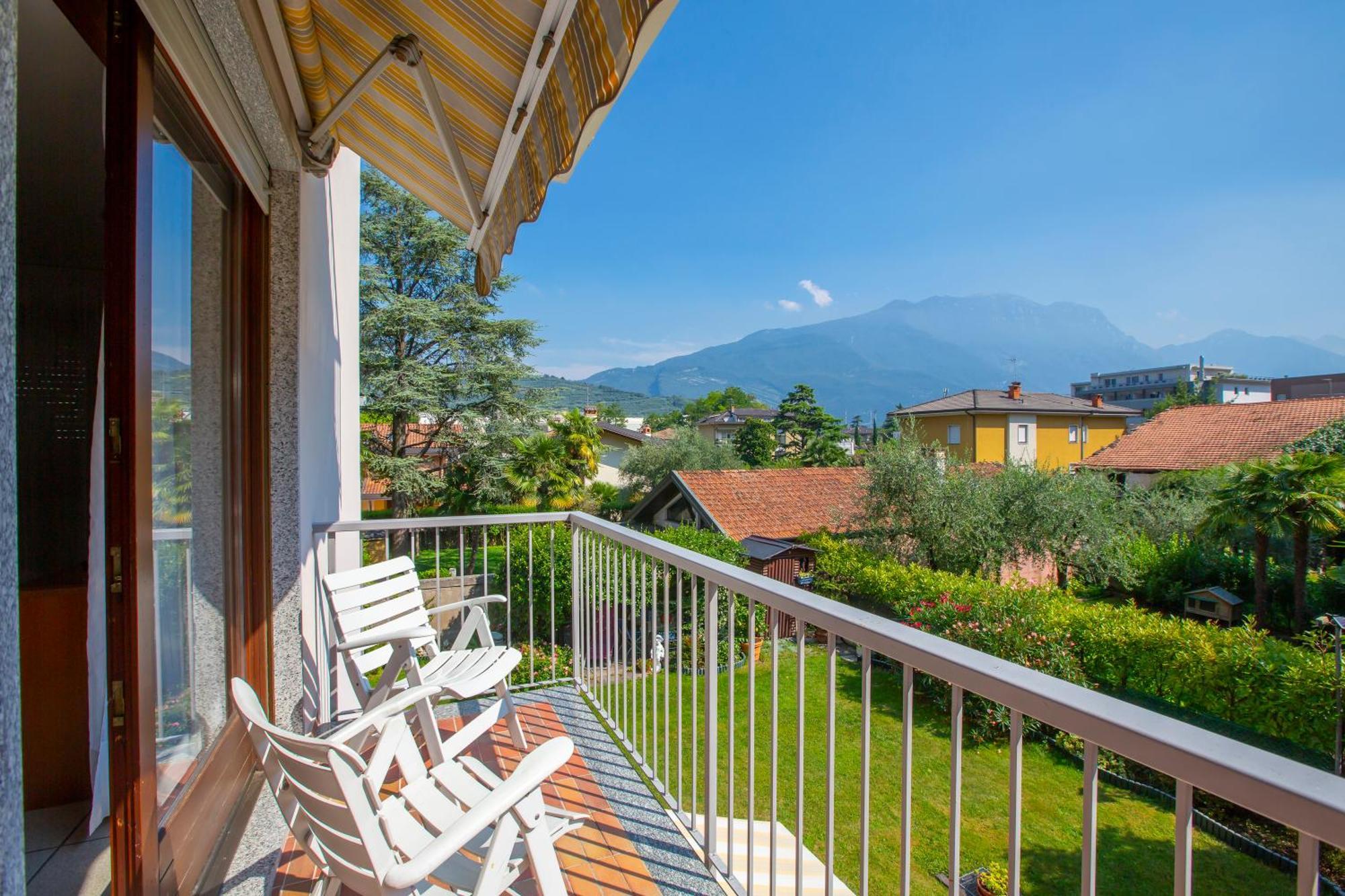 Appartamento Emma - Happy Rentals Riva del Garda Ngoại thất bức ảnh